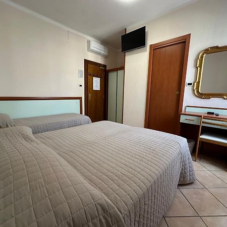 Hotel Svizzera Arma di Taggia Esterno foto