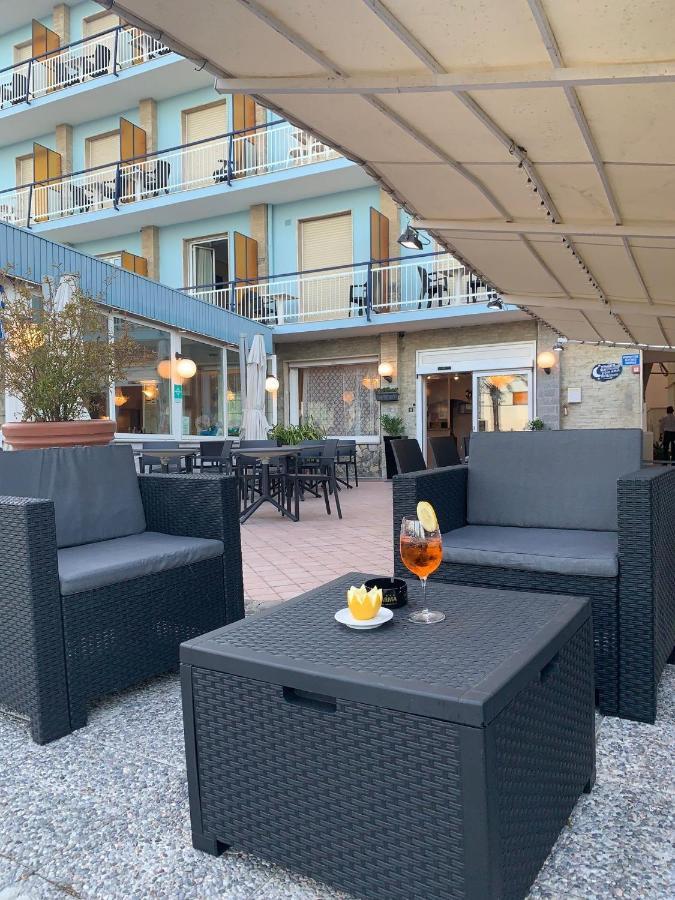 Hotel Svizzera Arma di Taggia Esterno foto
