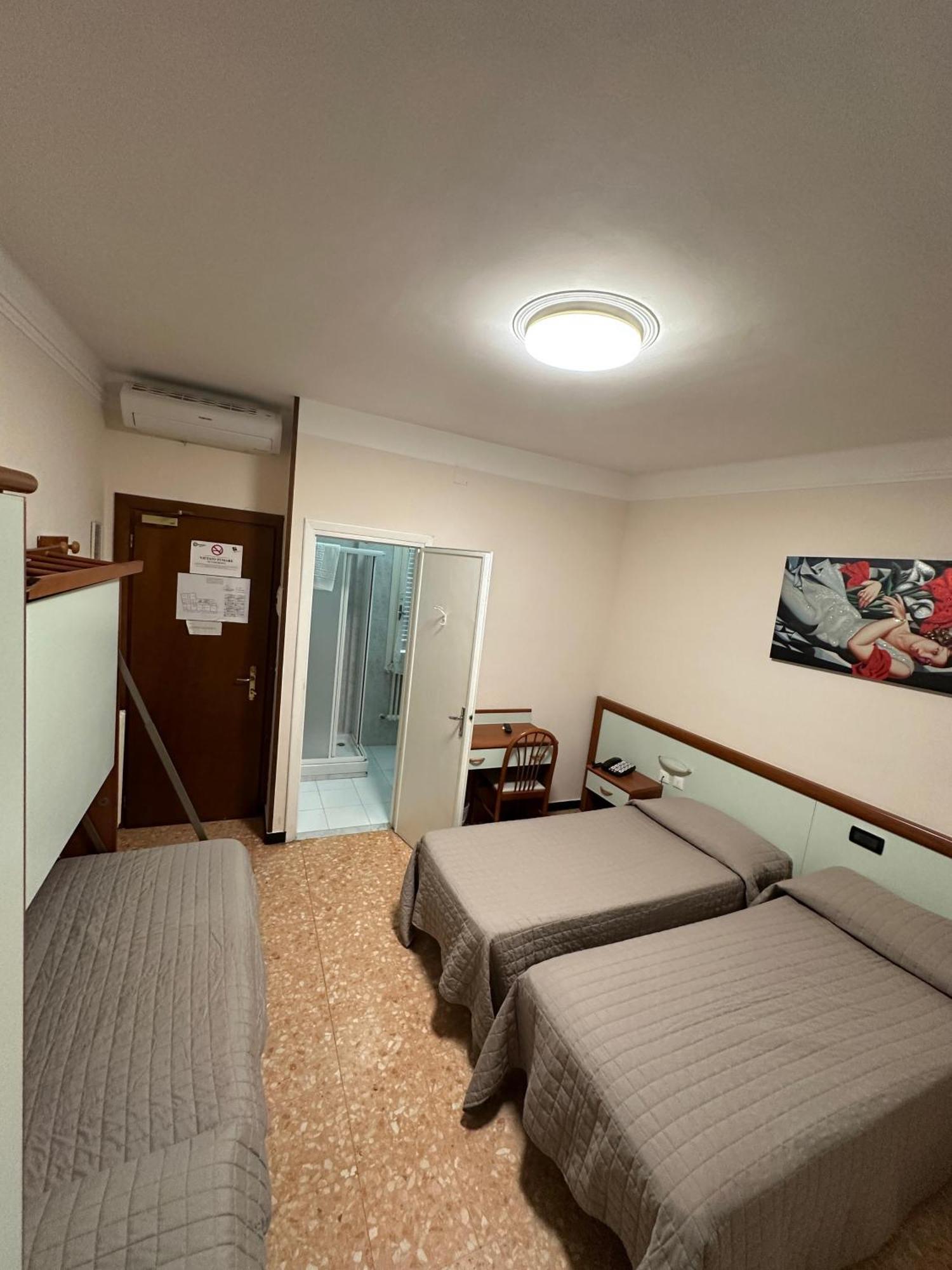 Hotel Svizzera Arma di Taggia Esterno foto