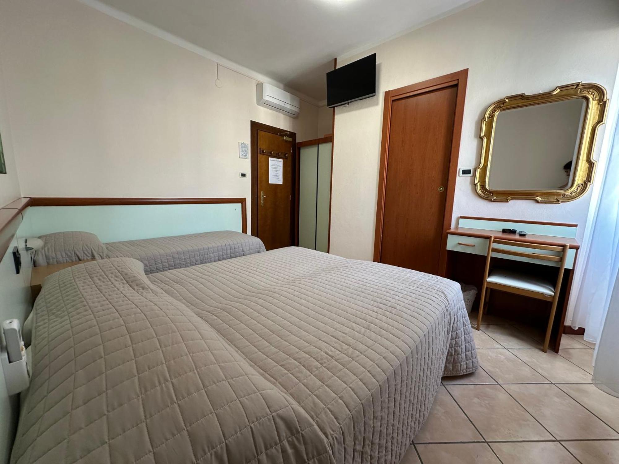 Hotel Svizzera Arma di Taggia Esterno foto